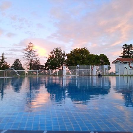 Albergue Zaragoza Camping Luaran gambar