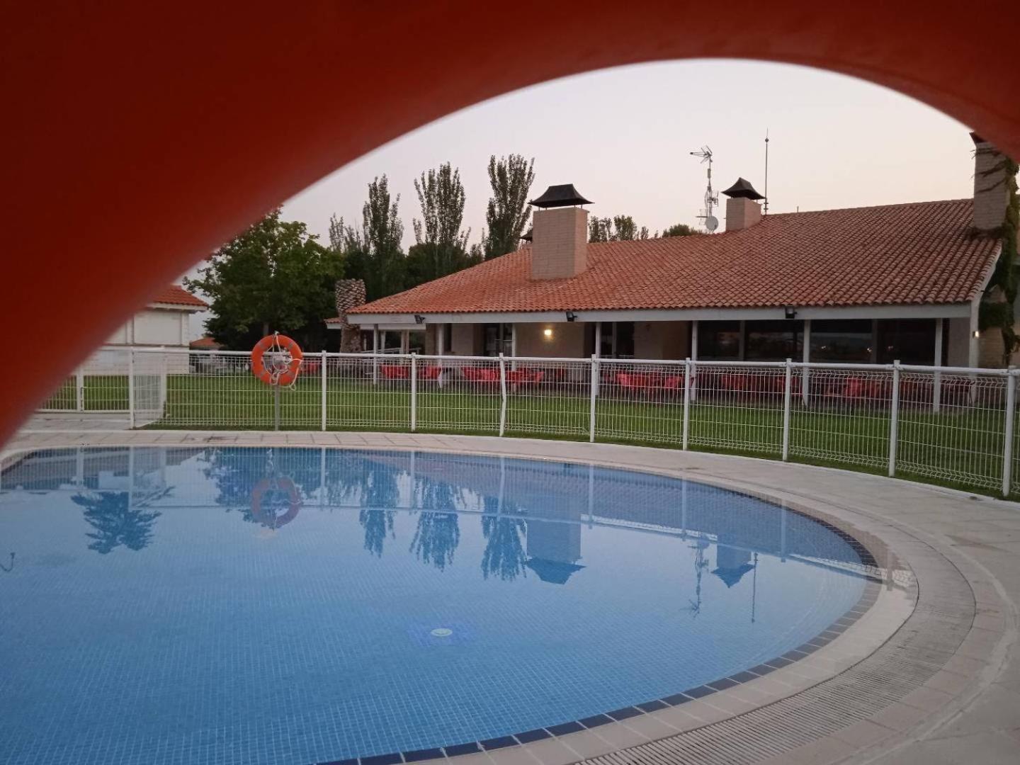 Albergue Zaragoza Camping Luaran gambar