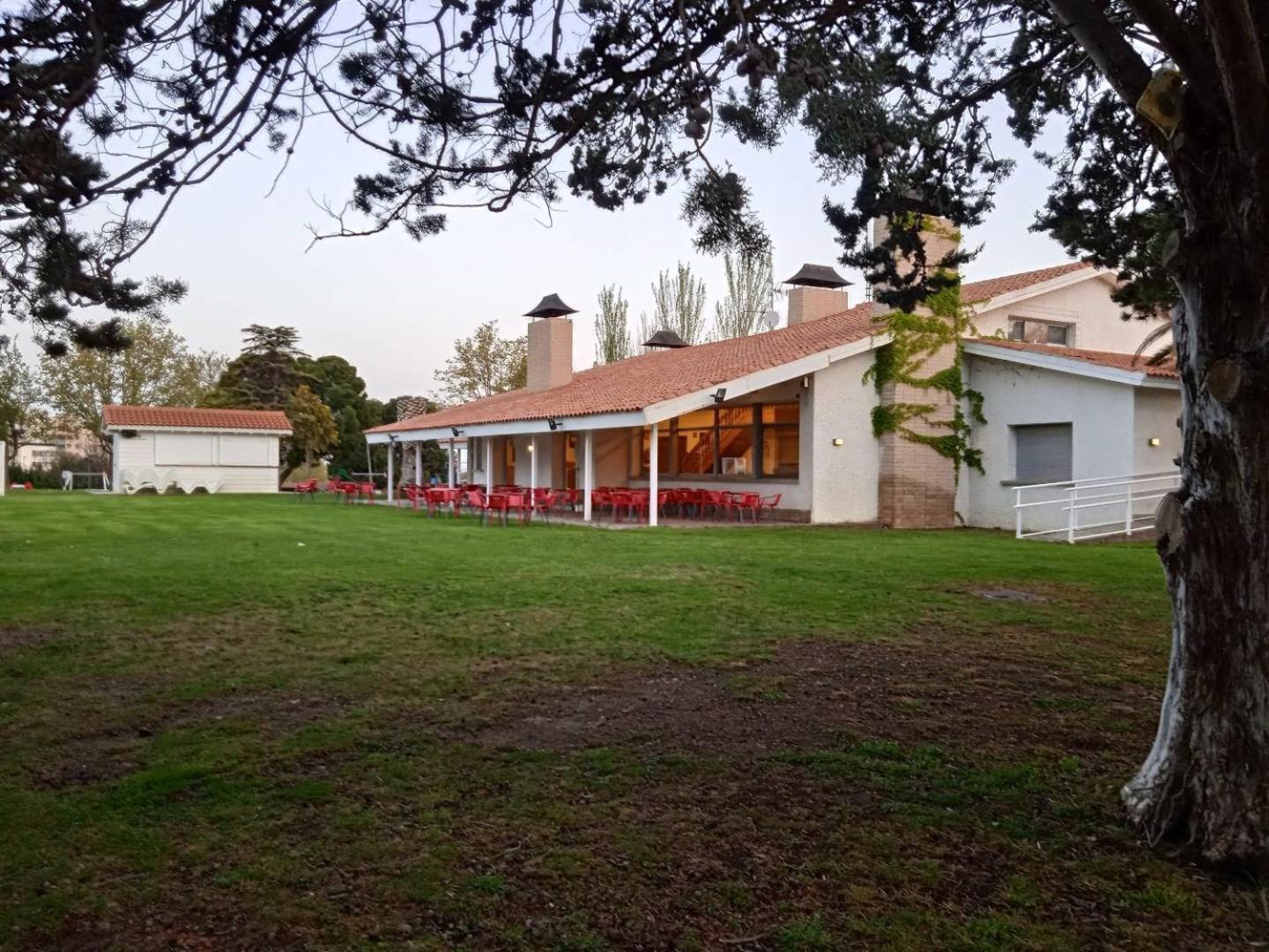 Albergue Zaragoza Camping Luaran gambar